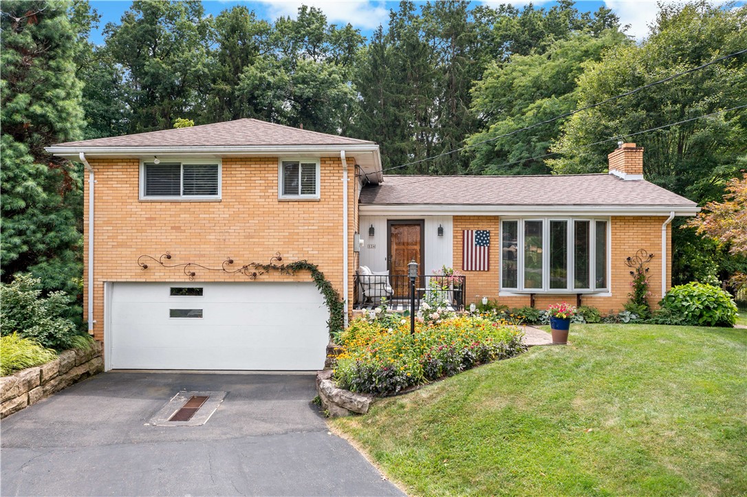 Exterior of 124 Oak Hills Manor, Butler, PA 16002
