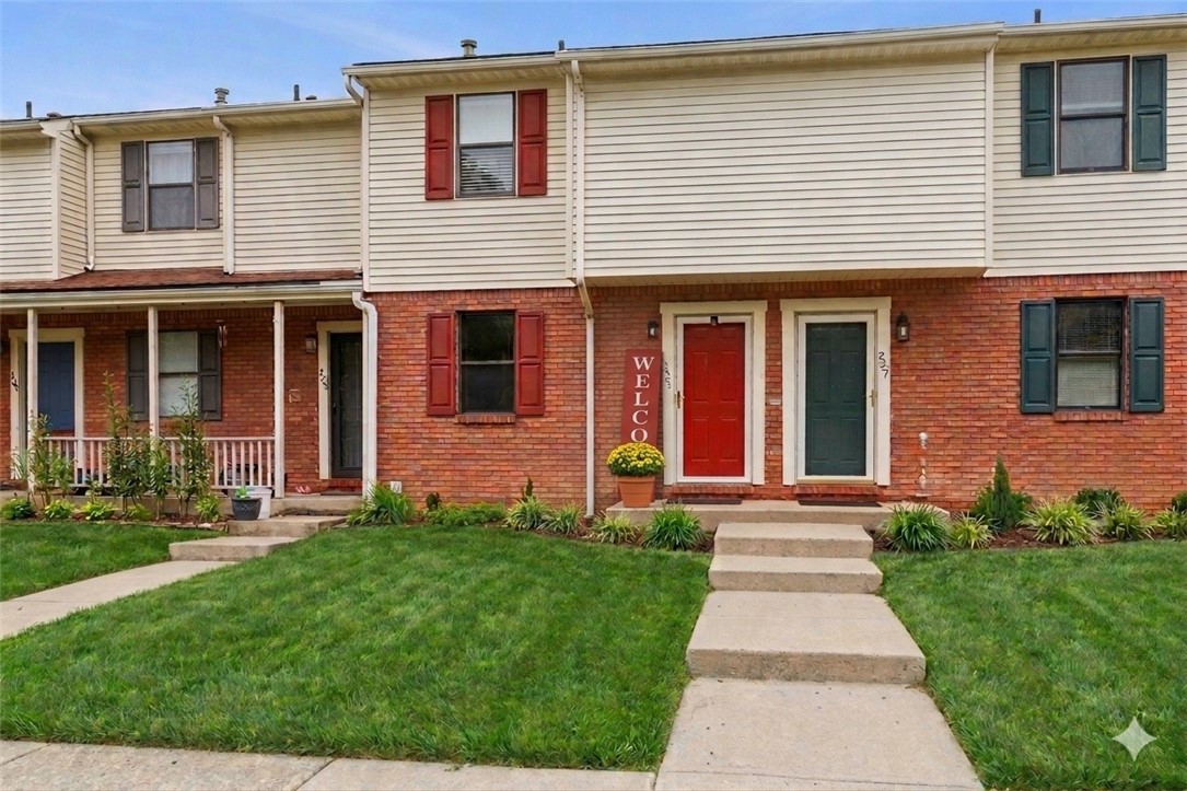 Exterior of 225 Woodhaven Dr, Seven Fields, PA 16046