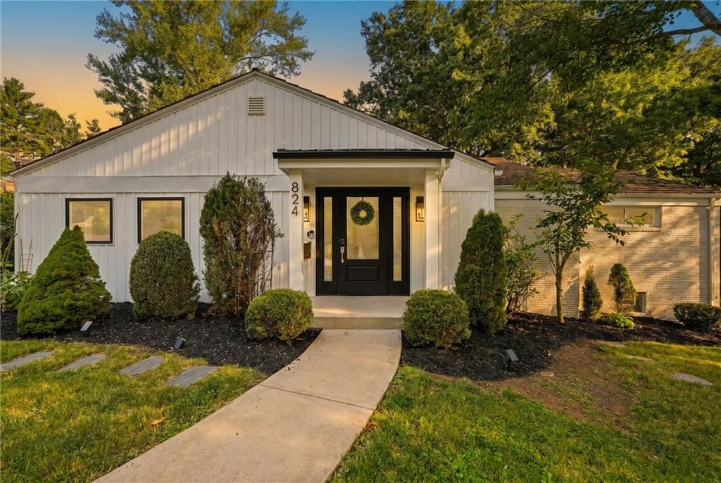 Exterior of 824 Foxland Drive, Pittsburgh, PA 15243