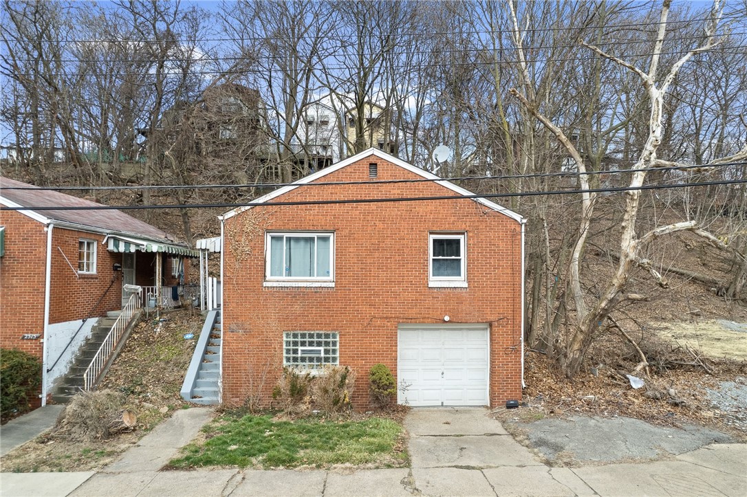 Exterior of 2517 Irwin, Pittsburgh, PA 15132
