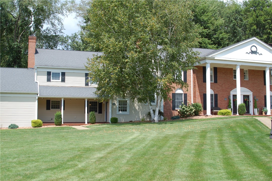 Exterior of 182 Windsor Ridge 51, New Castle, PA 16105