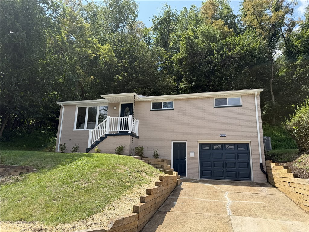 Exterior of 149 Eastminster Dr, Verona, PA 15147