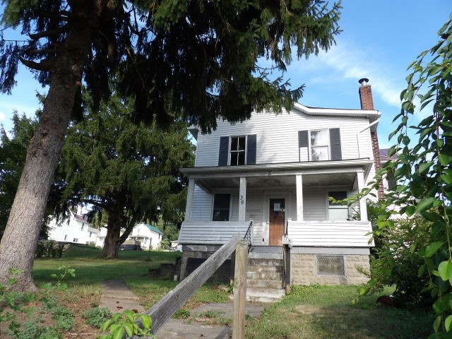 Exterior of 39 Walnut Avenue, Dunbar, PA 15431