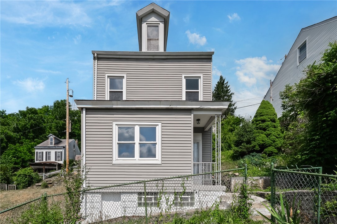 Exterior of 910 Obrien St, Pittsburgh, PA 15209