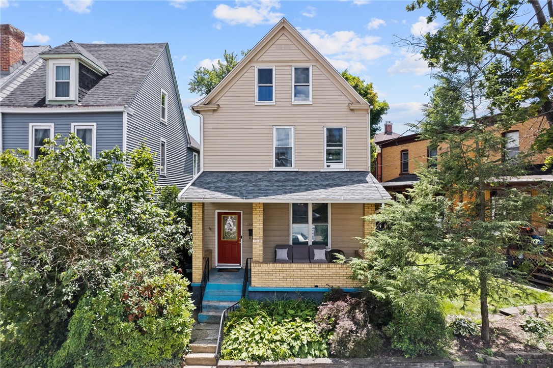 Exterior of 200 Union St, Pittsburgh, PA 15221