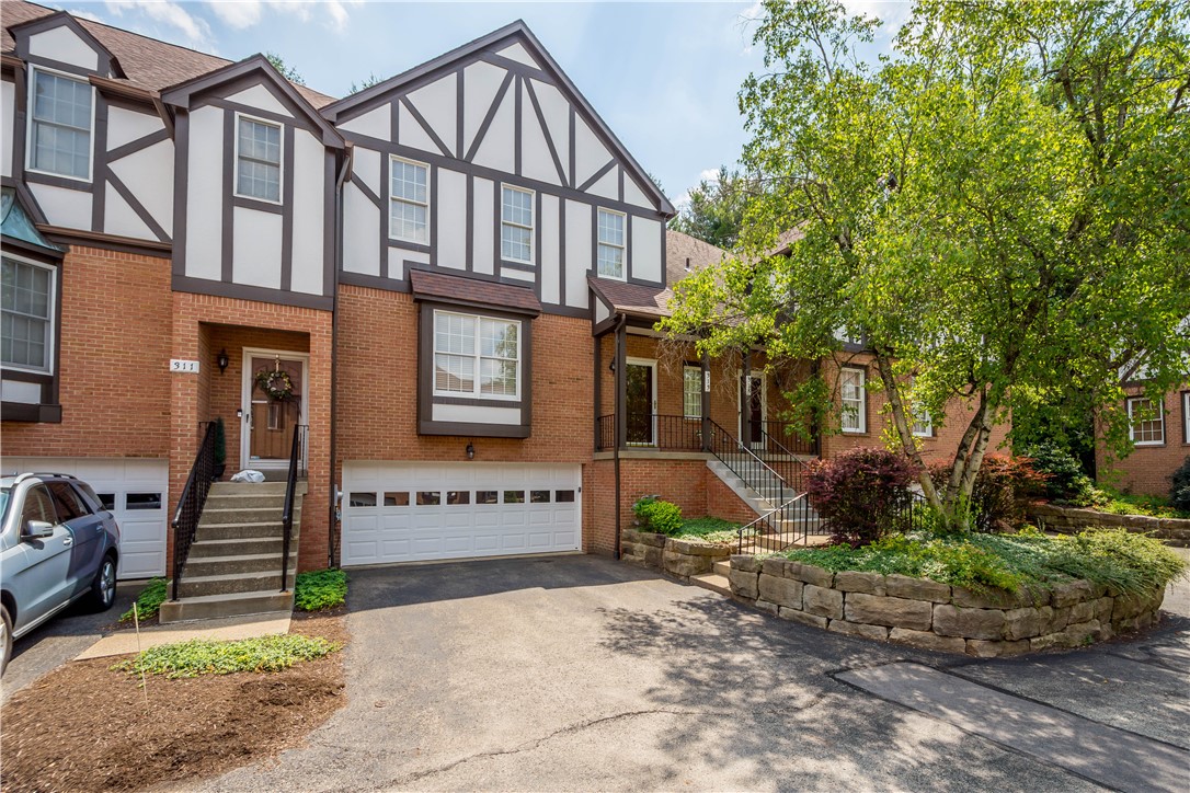 Exterior of 313 Kingsberry, Pittsburgh, PA 15234