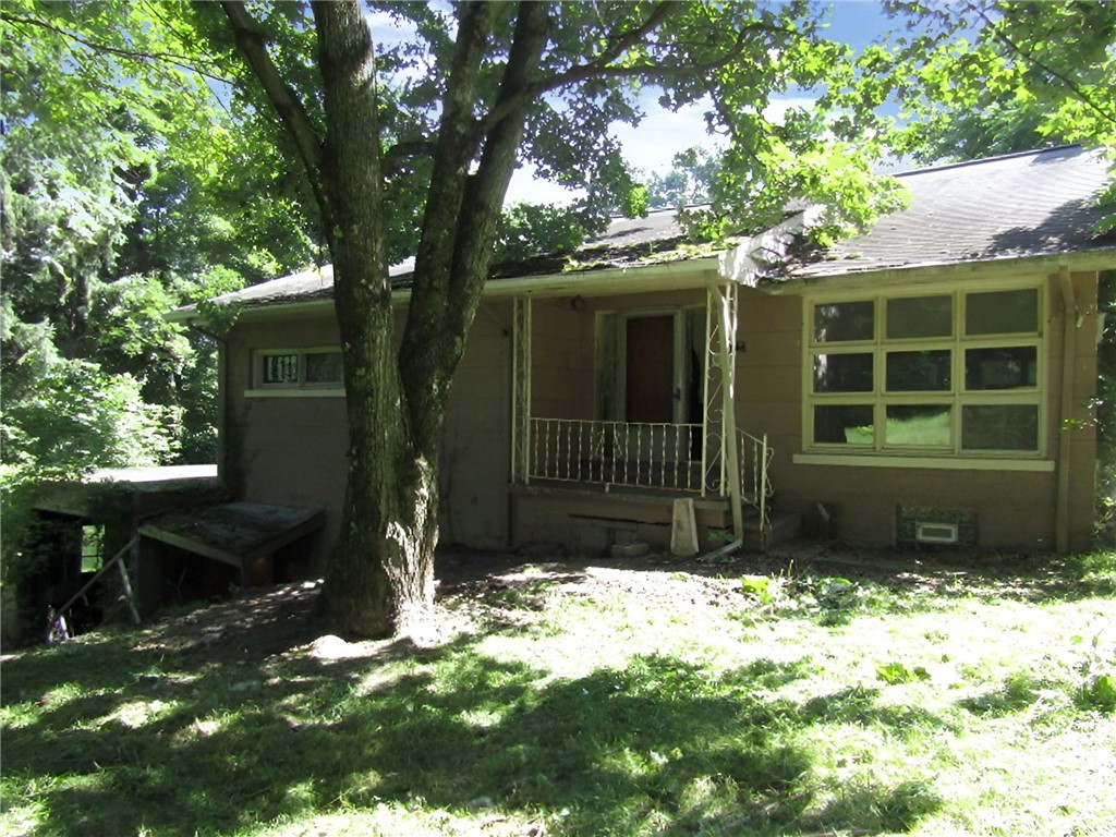 Exterior of 2511 7th St, New Kensington, PA 15068