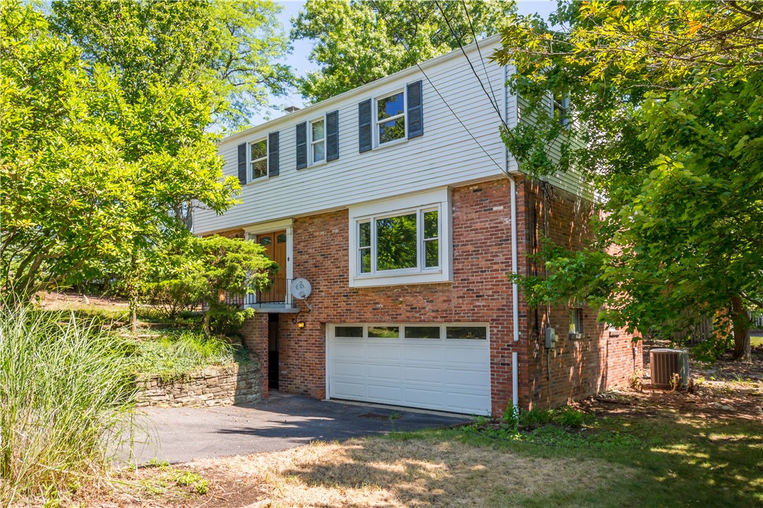 Exterior of 801 Hillaire Drive, Pittsburgh, PA 15243