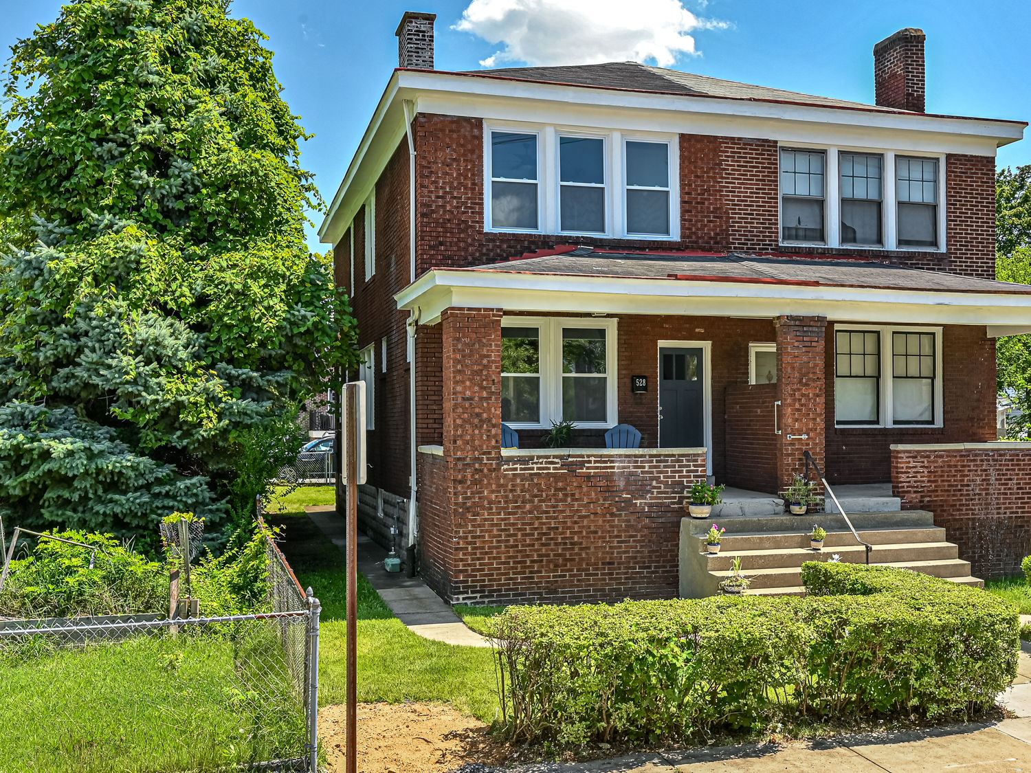 Exterior of 528 N St Clair STREET, Pittsburgh, PA 15206