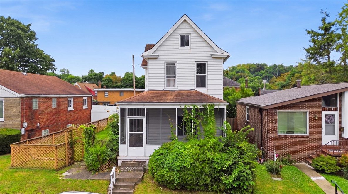 Exterior of 912 Waddell Ave, Clairton, PA 15025