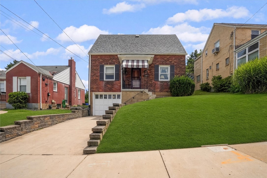 Exterior of 1422 Simona Dr, Pittsburgh, PA 15201