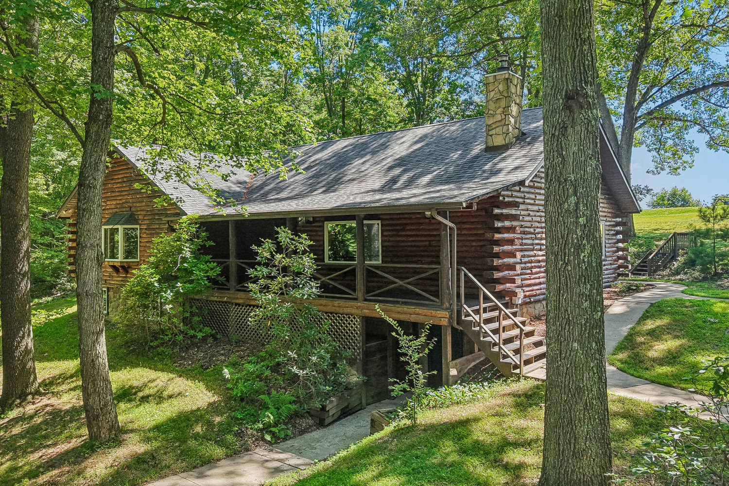 Exterior of 168 Airlane DRIVE, Hookstown, PA 15050