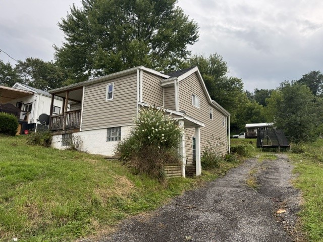 Exterior of 1227 Davis Ave, Washington, PA 15301