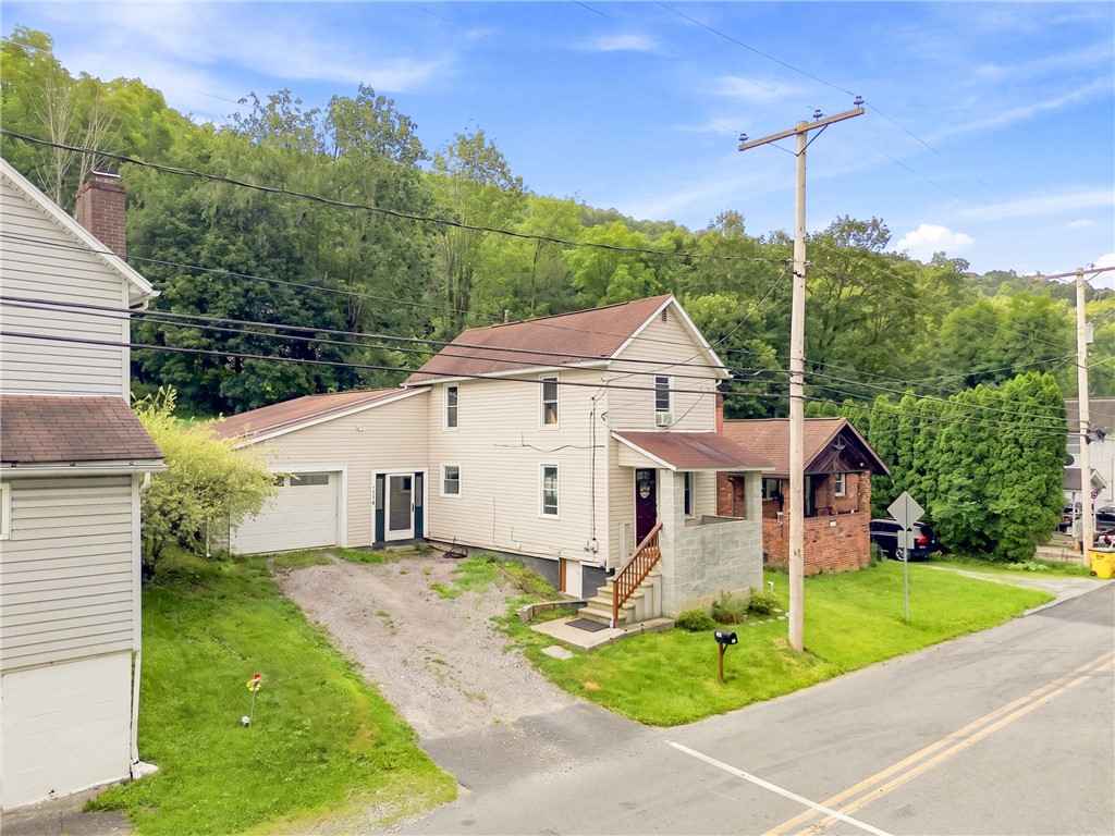 Exterior of 1798 Soap Hollow Road, Johnstown, PA 15905
