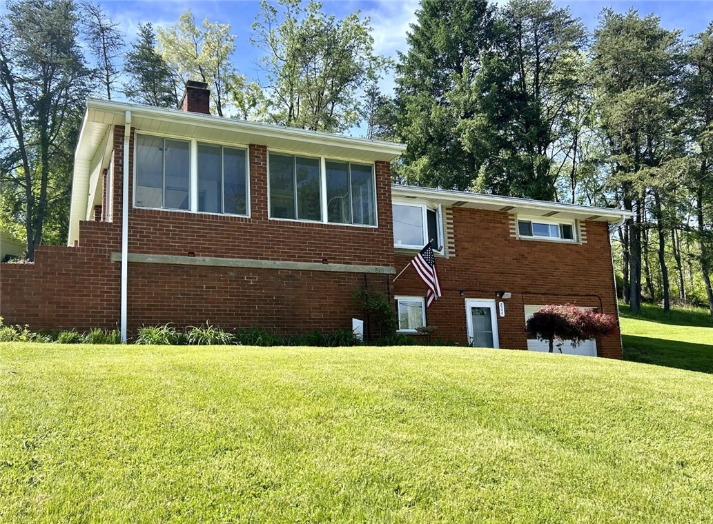 Exterior of 804 Redwood Dr, Mc Donald, PA 15057