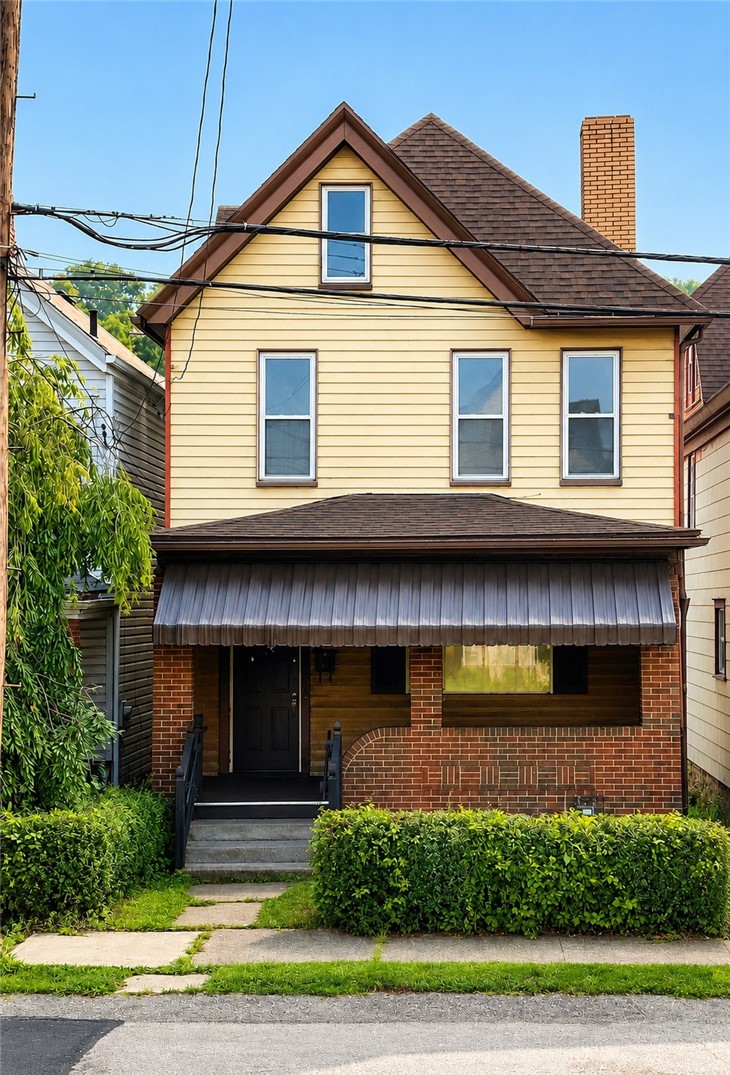 Exterior of 727 Vermont Ave, Glassport, PA 15045
