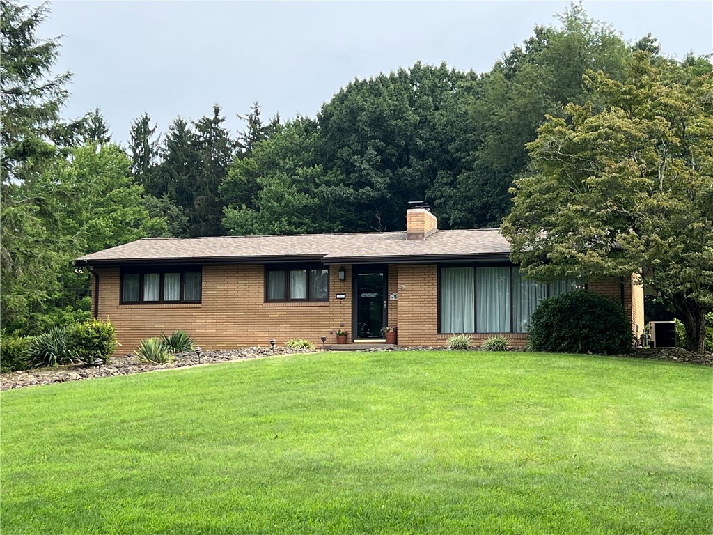 Exterior of 327 Holyoke Rd, Butler, PA 16001