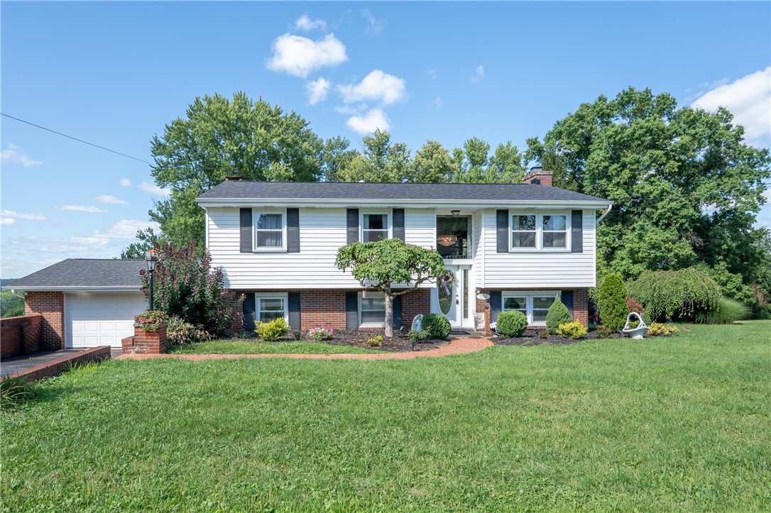 Exterior of 1206 Waverly Dr, Latrobe, PA 15650