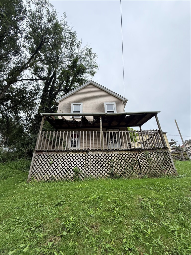 Exterior of 2 Bell Ave, Washington, PA 15301