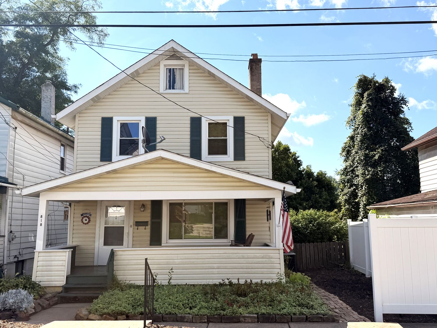Exterior of 818 Cleveland Avenue, Brackenridge, PA 15014