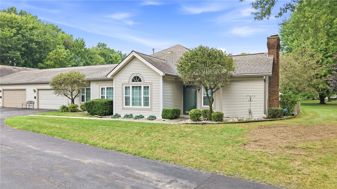 Exterior of 57 Stone Ridge Blvd, Hermitage, PA 16148