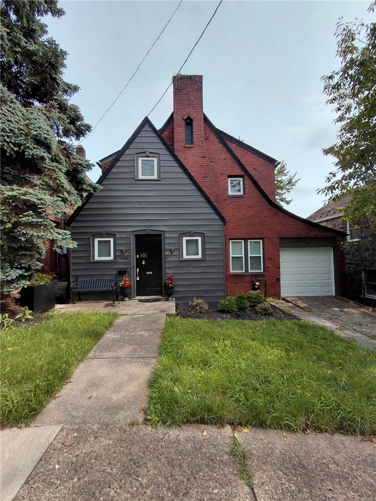 Exterior of 1426 Penn Ave, Pittsburgh, PA 15221
