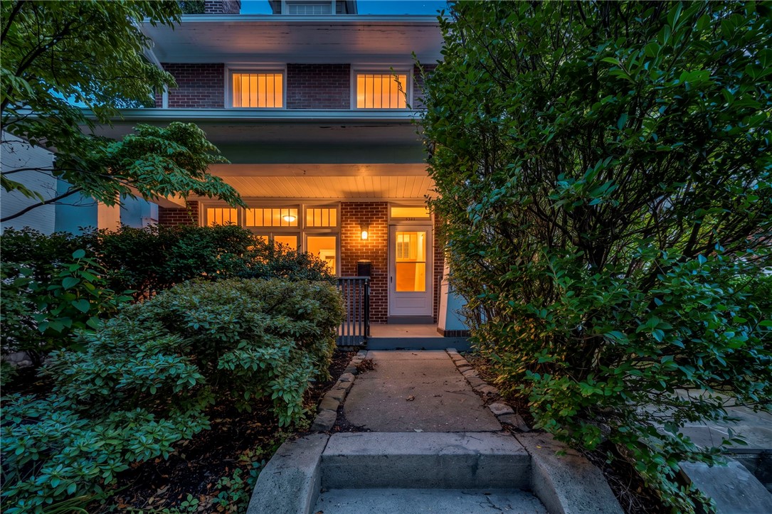 Exterior of 5301 Saint James Ter, Pittsburgh, PA 15232