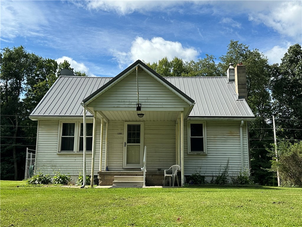 Exterior of 120 Maple Rd, Karns City, PA 16041
