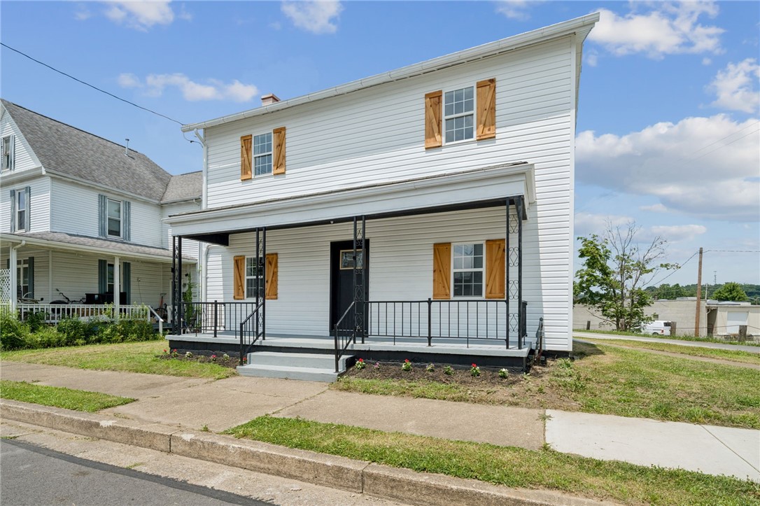 Exterior of 524 Brinker Ave, Latrobe, PA 15650