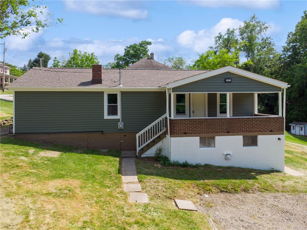Exterior of 690 Brownstown Rd, PA 15647