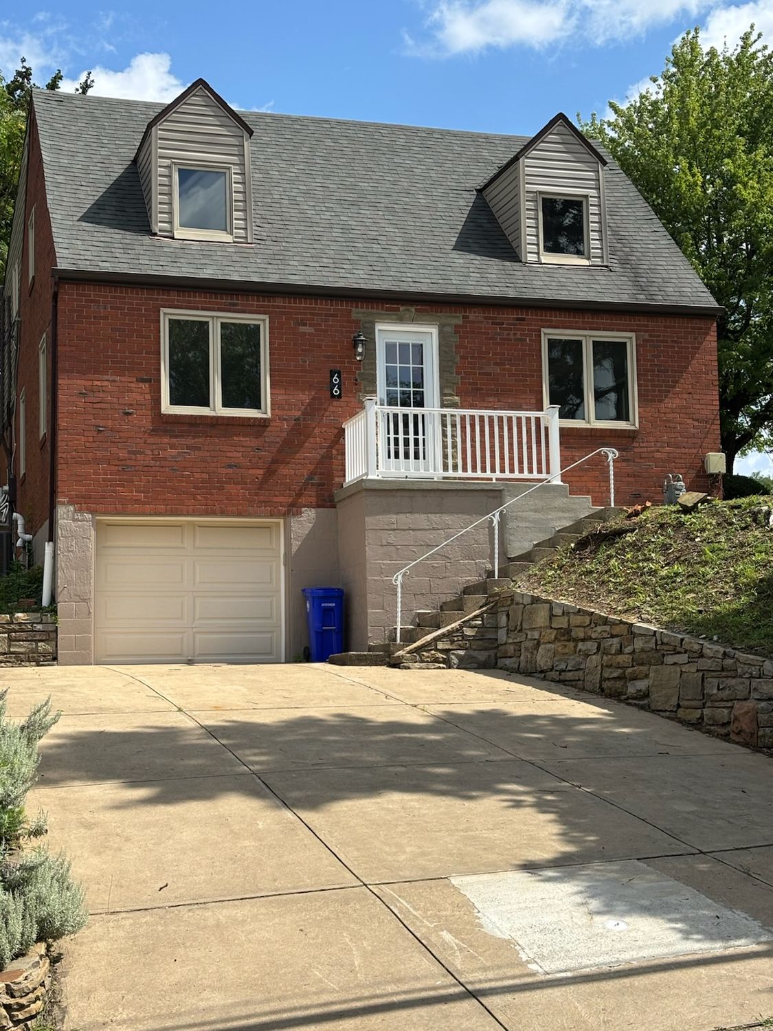 Exterior of 66 School, Pittsburgh, PA 15220