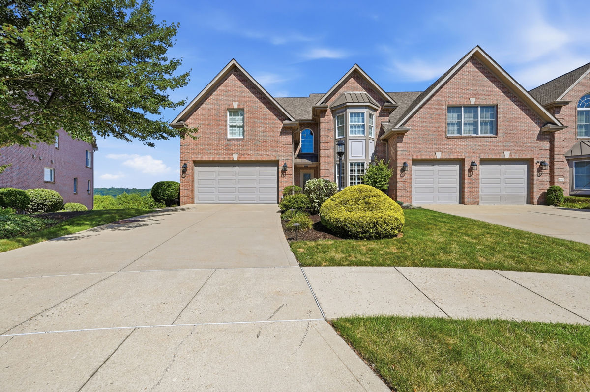 Exterior of 1571 Staunton Drive, Coraopolis, PA 15108