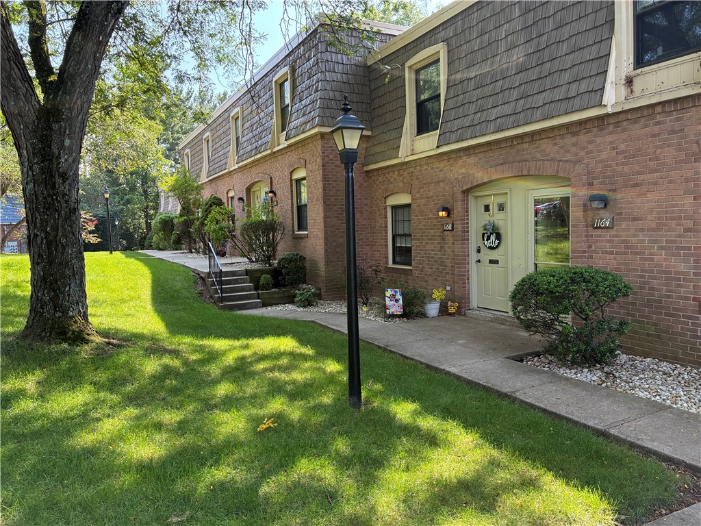Exterior of 1164 Pennsbury Blvd, Pittsburgh, PA 15205