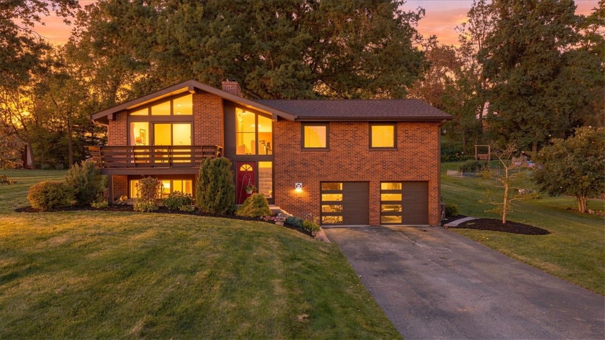 Exterior of 1216 Applewood Dr, Gibsonia, PA 15044