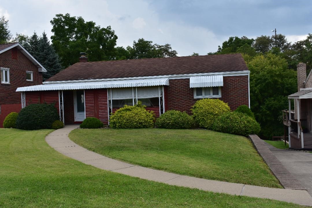 Exterior of 706 Lechner Ln, Pittsburgh, PA 15227
