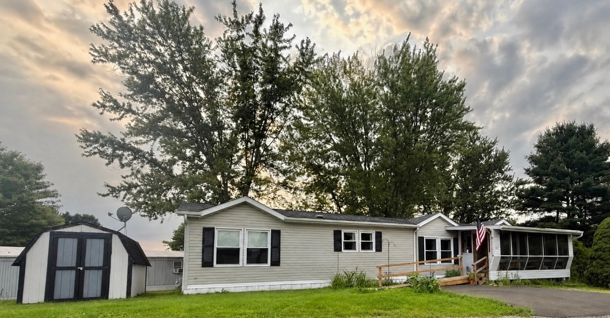 Exterior of 501 Harvard CIRCLE, Freedom, PA 15042