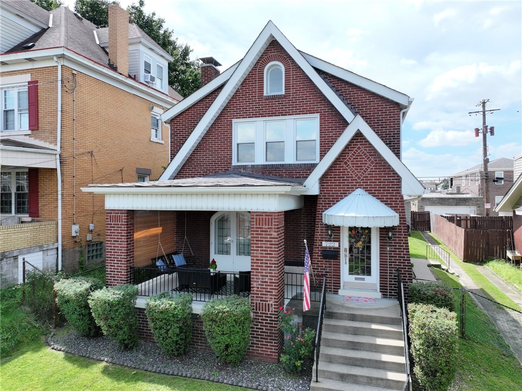 Exterior of 722 Bellaire Ave, Pittsburgh, PA 15226