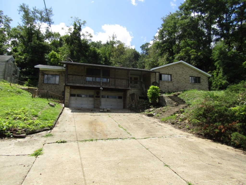 Exterior of 59 Petunia St, Pittsburgh, PA 15210