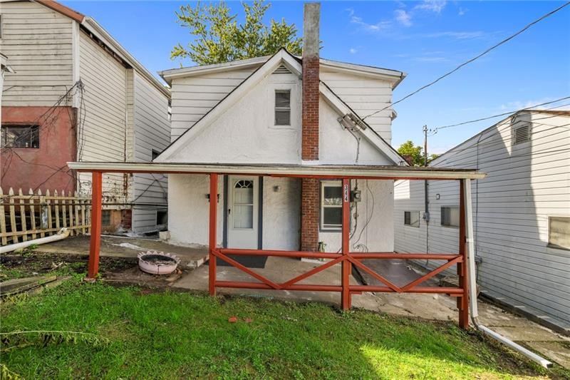 Exterior of 344 4th Ave, New Kensington, PA 15068
