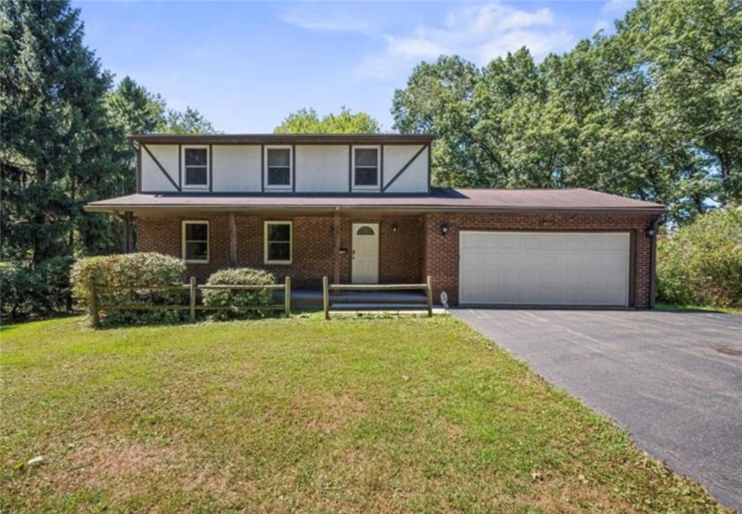 Exterior of 450 Greenwood Dr, Hermitage, PA 16148
