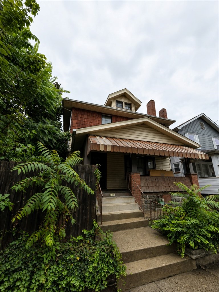 Exterior of 619 E 3rd Ave, Tarentum, PA 15084
