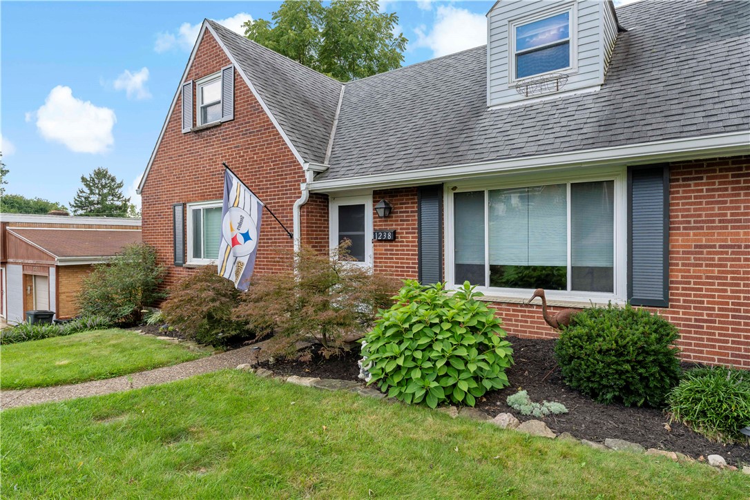 Exterior of 1238 Lakemont Dr, Pittsburgh, PA 15243