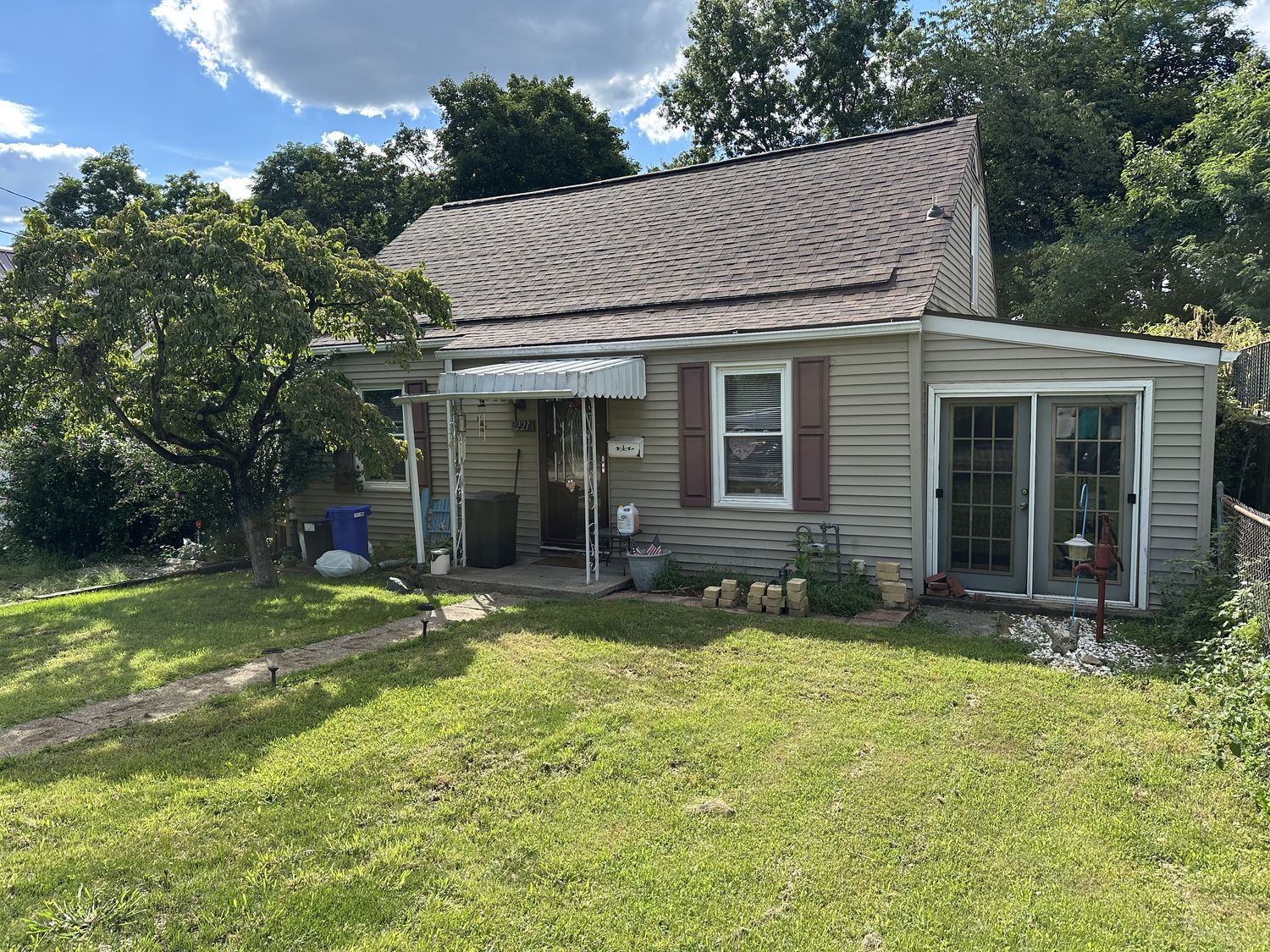 Exterior of 221 Seneca DRIVE, New Kensington, PA 15068