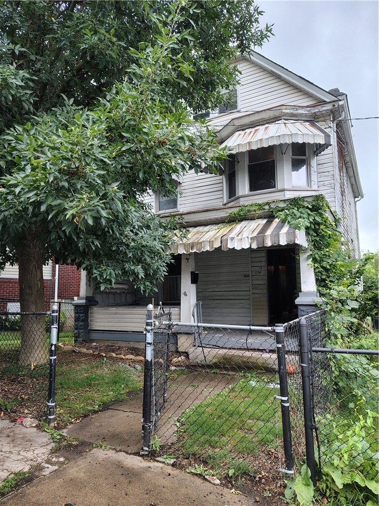 Exterior of 1519 Victoria Ave, New Kensington, PA 15068