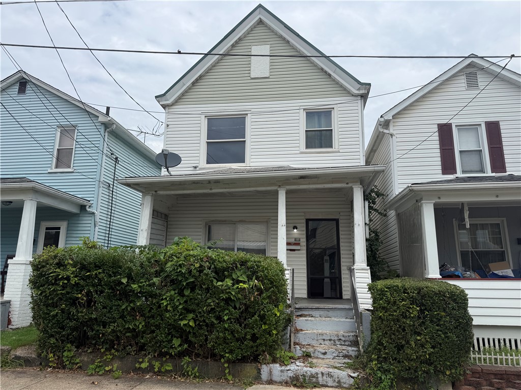 Exterior of 105 18th St, Vandergrift, PA 15690