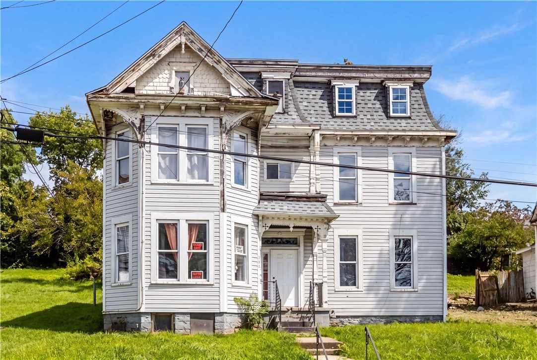 Exterior of 280 Locust Ave, Washington, PA 15301