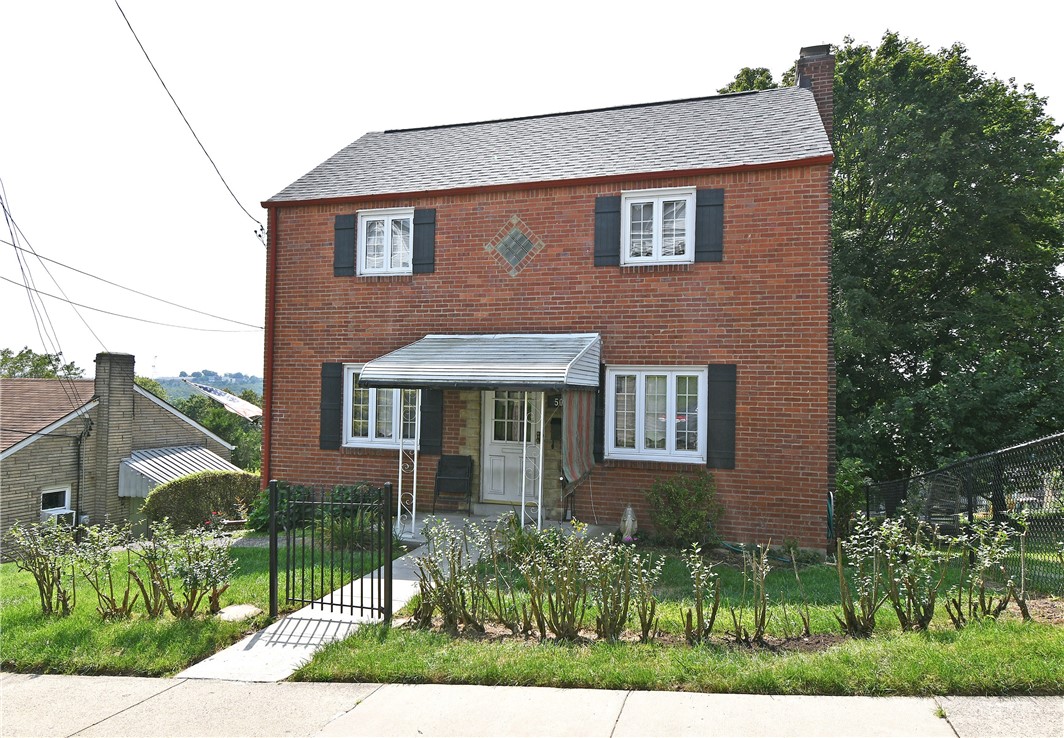Exterior of 506 Fisher St, Pittsburgh, PA 15210