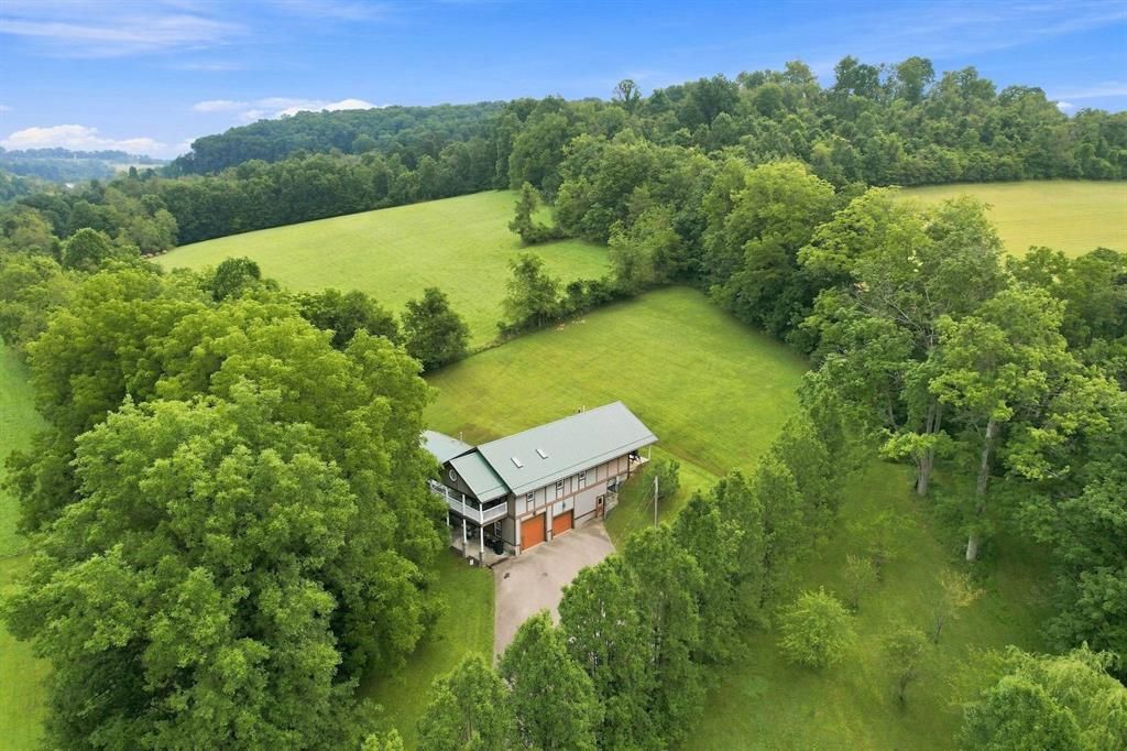 Exterior of 28 Dutch Glory ROAD, Amity, PA 15311