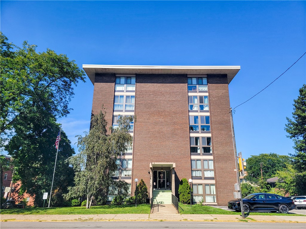 Exterior of 420 N Chestnut St 506, Pittsburgh, PA 15202