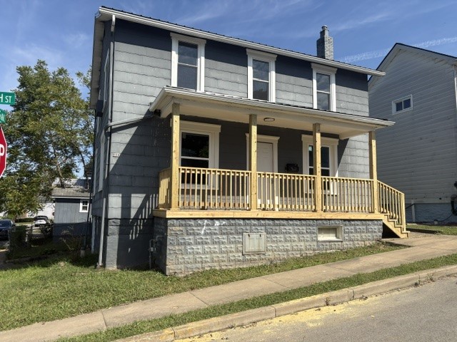 Exterior of 500 N 6th St, Apollo, PA 15613